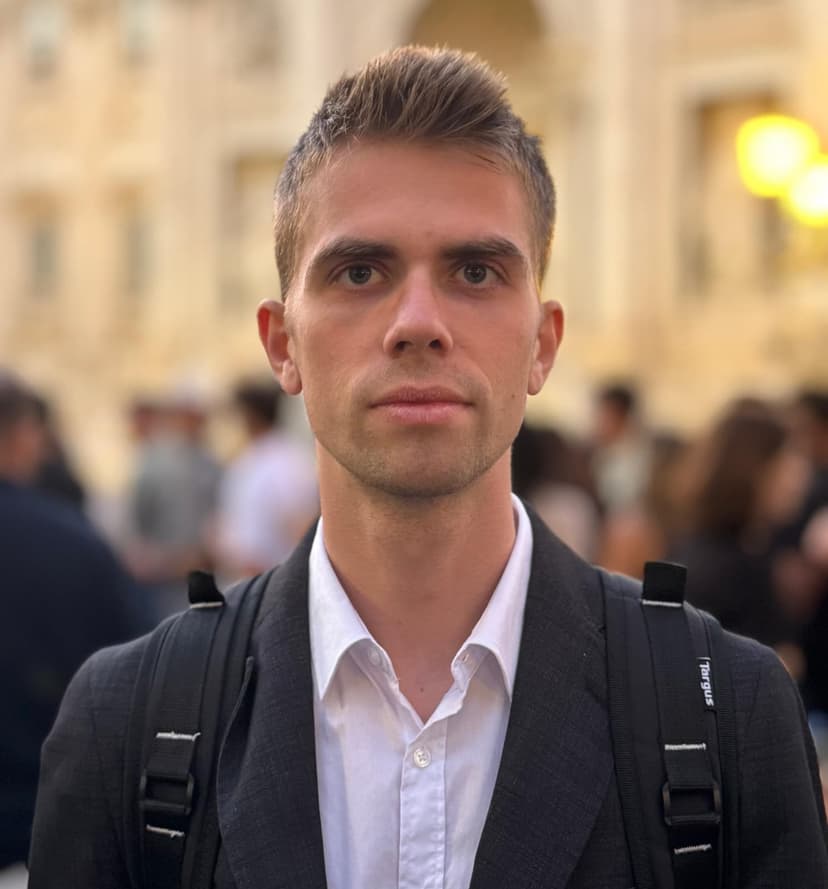 Profile picture of Simone Roznowicz